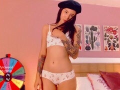 18 anos, Latina, Baixinhoa, Xoxota, Seduzidoa, Meias finas, Tatuagem, Adolescente