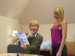 18 éves, Cumizás, Nagyapa, Kézimunka, Leborotvált, Tini, Szoros, Begyek