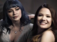 Bigass Lesbo MILF tribbing with GF