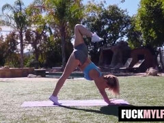 ACROBATIC COUGAR Rails My PENIS Cherie Deville, Logan Pierce