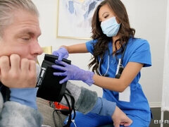 In den arsch, Asiatisch, Grosser schwanz, Hundestellung, Natürlichen titten, Krankenschwester, Jungendliche (18+), Titten