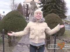 Blondine, Blasen, Hundestellung, Handjob, Milf, Pov, Rasiert, Entkleiden