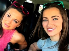 Amatéři, Velké kozy, Auto, Masturbace, Přírodní prsa, Venku, Pička, Vyholené