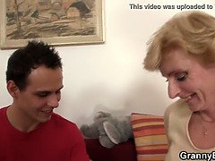 Velký zadek, Blondýna, Kuřba, Prsatá, Dávení penisem, Milf žcbp, Mamina, Nevlastní máma