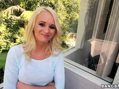 Amatéři, Blondýna, Stříkání spermatu, Honění, Přírodní prsa