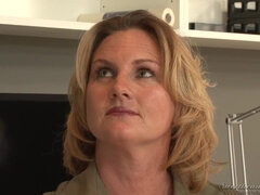 Lieveling, Grote mammen, Blond, Harig, Lesbisch, Likken, Natuurlijke tieten, Tieten likken