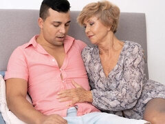 デカ尻, デカチン, デカパイ, ブロンド, フェラチオ, バック, 熟年, ショートヘア