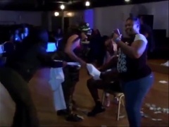 큰 엉덩이, 큰 음경, 큰 가슴, 음경, 여자 지배, 핸드잡, 공개적인, 와이프