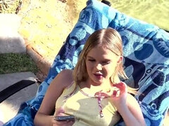 18 jaar, Lieveling, Grote lul, Zwart, Blond, Interraciaal, Pornster, Tieten likken