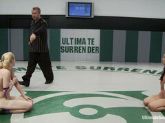 アナル, アジア人, 顔面騎乗, 指いじり, 陵辱, レズビアン, 淫乱熟女, レスリング