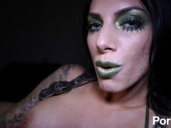 Grosse titten, Bikini, Braunhaarige, Puppe, Mutti, Pov, Dürr, Entkleiden