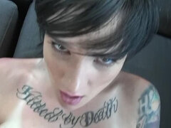 Svart, Brunett, Långt ner i halsen, Ansiktsbehandling, Handjobb, Verklighet, Rakad, Tatuering