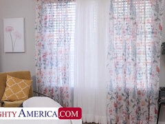 Amerikansk, Stor stjärt, Ansiktsbehandling, Milf, Mamma, Fitta, Stockings, Tuttar