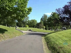 Amatéři, Boty, Šaty, Přítelkyně, Různé pohledy, Pička, Krátké vlasy, Vyhublá