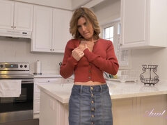 Auntie Alby’s Mature Brunette Masturbation in Sultry Heat