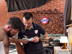 Enthousiasteling, Grote lul, Pijpbeurt, Brits, Groepseks, Homo, Hardcore, Buiten