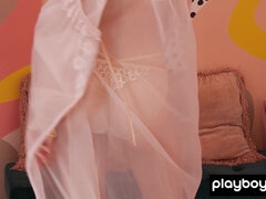 Mačiatko, Prsnatá, Prírodné, Prirodzené prsia, Softcore, Tetovanie, Teenka, Kozičky