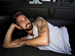 Amatør, Universitet, Homoseksuel, Udendørs, Offentlig, Tatovering, Uniform