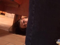 Avsugning, Långt ner i halsen, Kysser, Slick, Naturliga tuttar, Tonåring