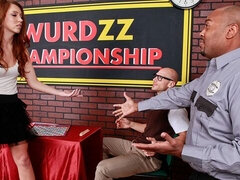 18 χρονον, Πίπα, Μελαχροινή, Σε στάση σκύλου στα τέσσερα, Φυσικά βυζιά, Γραφείο, Έφηβος, Βυζιά