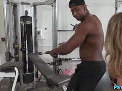 Noire, Blonde, Couple, Queue, Branlette thaïlandaise, Hard, Interracial, Actrice du porno