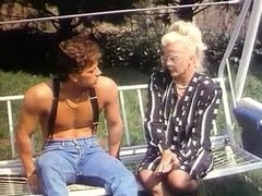 18 jaar, Rijpe lesbienne, Oud