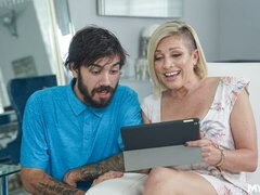 Duży tyłek, Duże cycki, Blondynka, Obciąganie, Styl na pieska, Bielizna, Mamuśka, Mama