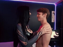 Baben, Stora tuttar, Brunett, Hardcore, Underkläder, Onani