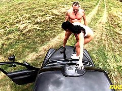 Avsugning, Milf, Mamma, Utomhus, Pov, Verklighet, Skriker, Tatuering