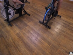 Pompino, Brunetta, Venire in bocca, Hardcore, Latina, Punto di vista pov, Rasata, Ingoiare