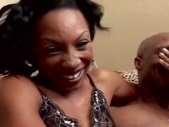 Stor stjärt, Stor kuk, Avsugning, Brittisk, Milf, Liten och nätt, Stockings, Trekant