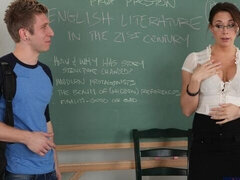 Hatalmas hátsó, Monumentális dákó, Tekintélyes didik, Gesztenyebarna, Kutya póz, Bugyi, Leborotvált, Harisnya