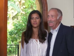 Latin lány, Tini, Begyek