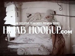 Stora tuttar, Avsugning, Brunett, Klädd kvinna naken man, Fingering, Latina, Rider, Upskirt