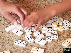 Amatőr, Monumentális dákó, Cumizás, Gesztenyebarna, Arcra élvezés, Visítozás, Tini, Begyek