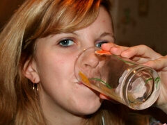 Amateur, Grosse bite, Sucer une bite, Brunette brune, En levrette, Maigrichonne, Adolescente, Nénés