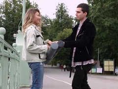 Blondína, Striekanie semena, Na psíka, Prstovanie, Hd, Prirodzené prsia, Vyholené, Teenka