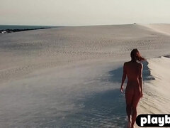 Bruinharig, Ondergoed, Moeder die ik wil neuken, Moeder, Natuurlijke tieten, Buiten, Alleen, Tieten likken