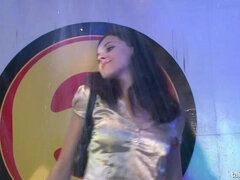 Blondine, Blasen, Spermaladung, Tanzen, Gruppe, Orgie, Satin, Swingers