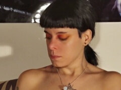 Hjemmelavet, Ydmidelse, Lille kvinde