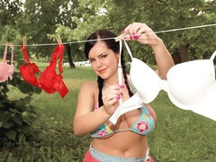 Amateur, Gros cul, Gros seins, Brunette brune, Doigter, Masturbation, Seins naturels, Solo