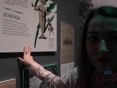 Papi, Küssen, Pov, Öffentlich, Abendanzug, Weibliche ejakulation, Titten, Nass