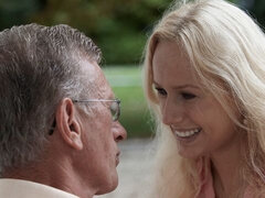 Blond, Kukk suging, Bakfra, Fingring, Kyssing, Utendørs, Barbert, Pupper