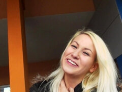 Mačiatko, Veľké kozy, Blondína, Striekanie semena, Hardcore, Hd, Peniaze, Vonku
