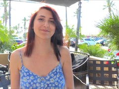 Lähikuva, Ääripää, Sormetus, Itsetyydytys, Orgasmi, Julkinen, Soolo, Hameen alla