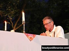 Ξανθιά, Πίπα, Ο μπαμπάς, Παππούς, Ηδ, Εκτός, Ρουφώντας, Έφηβος