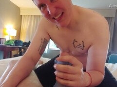 Amatéři, Kuřba, Stříkání spermatu, Femdom, Honění, Hotel, Tetování, Hračky