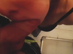 Leie, Bad, Blondine, Blasen, Paar, Sperma im mund, Selbstgemacht, Pov