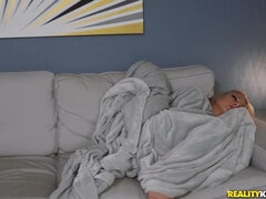 Amatör, Otrohet, Par, Doggystyle, Ansiktsbehandling, Sätta munkavle på, Naturliga tuttar, Fitta