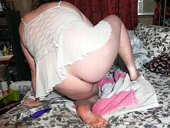 Macaté, Hrubé, Vlasatej, Hračky